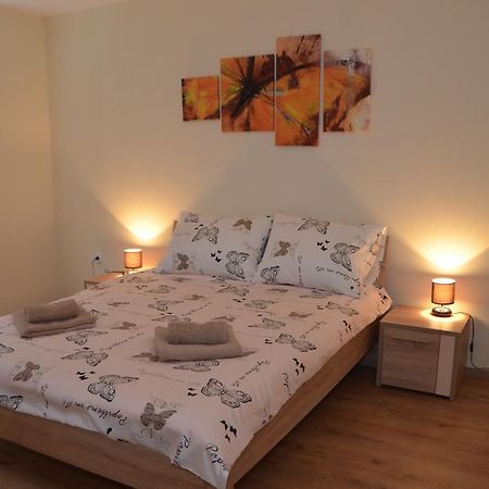 Apartment Marija Сремска Митровица Екстериор снимка