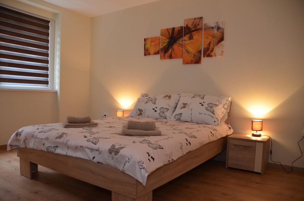 Apartment Marija Сремска Митровица Екстериор снимка