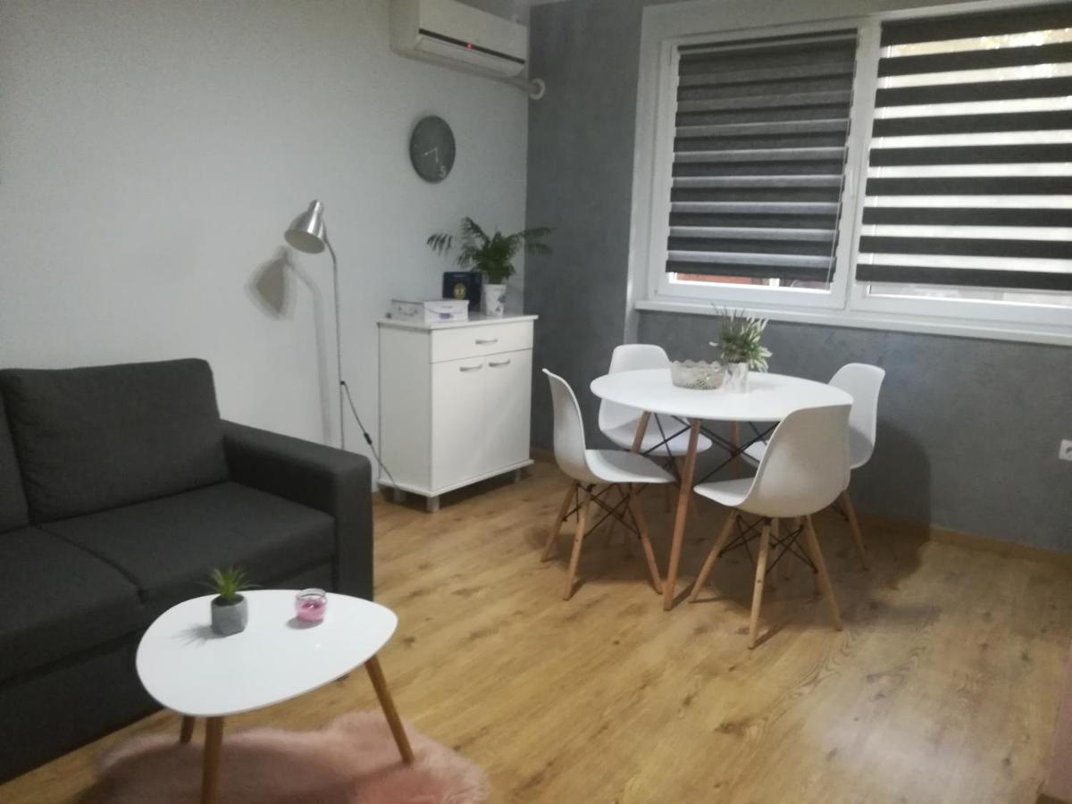 Apartment Marija Сремска Митровица Екстериор снимка